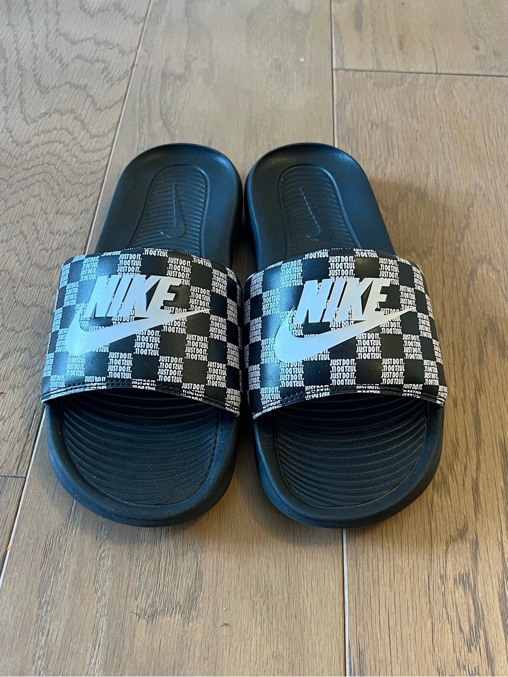 Nike Victori One Printed Black & White Checkered Slide Size 8